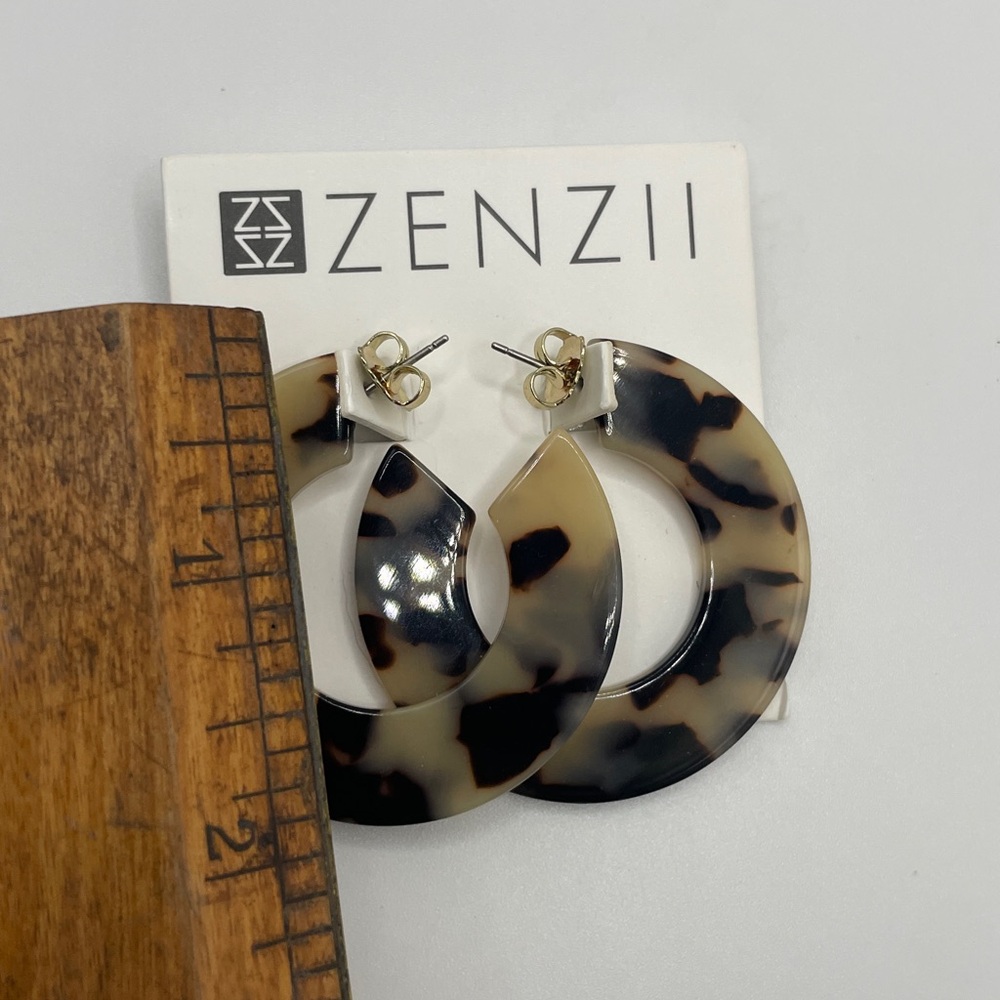 Zenzii Hoop Earrings - Picture 4 of 4